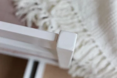 Детская кровать для мальчика в белом цвете с ящиками