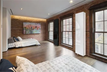 Распашной шкаф в гостиную в черном глянцевом стекле Драйв Шелф (левый) Венге