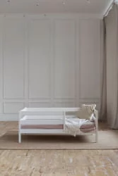Детская кровать для мальчика в белом цвете