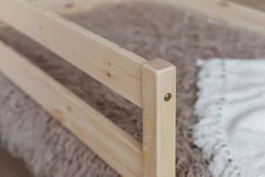 Детская кровать для мальчика в натуральном цвете с ящиками Сердечки