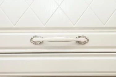 Шкаф-витрина Тиффани 19.09