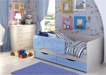 Детская кровать с бортиком Алиса КР 813 Голубой металлик-Дуб Белфорд