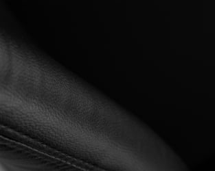 Офисное кресло для руководителей ДОБРИН CОЛТОН (черный) / DOBRIN COLTON