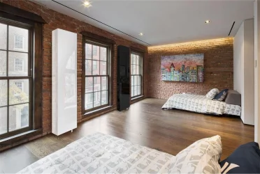 Распашной шкаф в гостиную в белом глянцевом стекле Драйв Шелф (правый) Венге