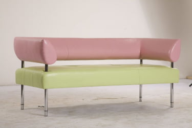 Диван трехместный с подлокотниками Бизнес М-44/6