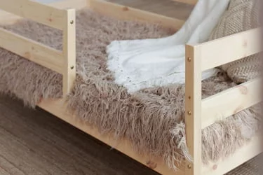 Детская кровать для мальчика в натуральном цвете