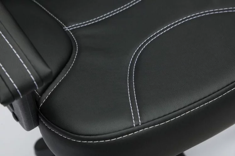 Кресло руководителя Twister черный 36-6_5